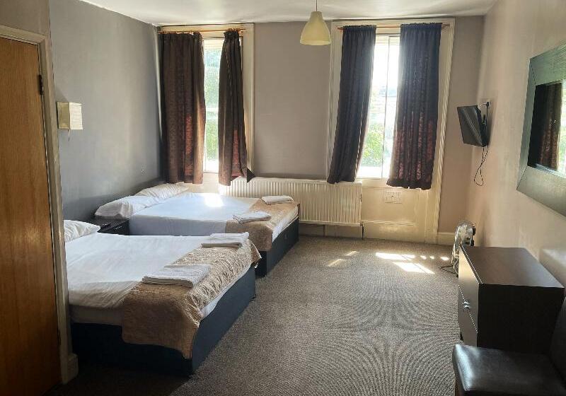 Четырехместный Номер Стандарт, OYO Somerset Hotel Baker Street London