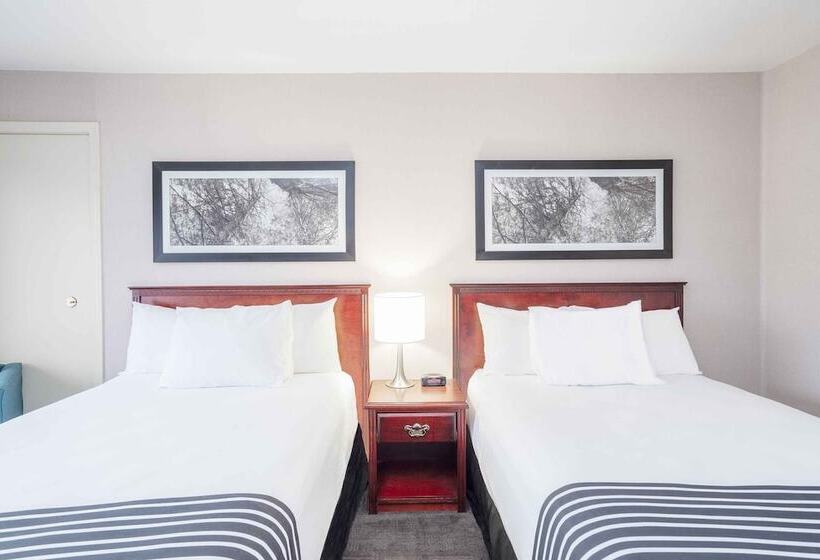 Quarto Estandar 2 Camas Casal, Sandman Hotel Terrace