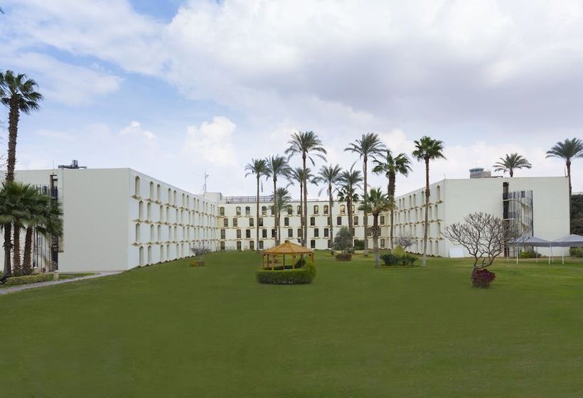 سوییت لوکس, Le Passage Cairo Hotel & Casino