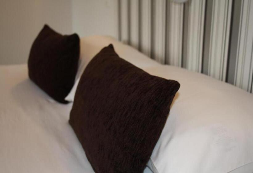 Номер Стандарт Трехместный, Hôtel De La Rhune