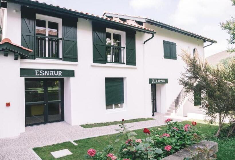 Апартаменты 2 Спальни, Hôtel De La Rhune