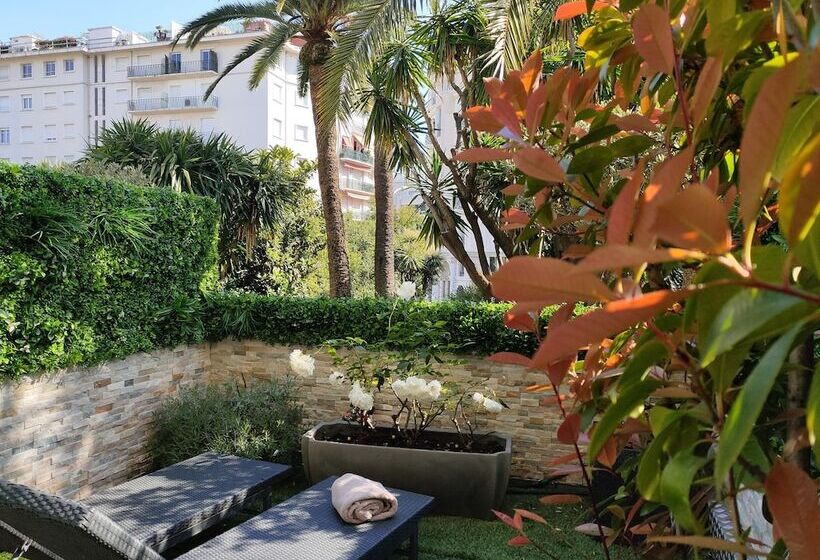 اتاق استاندارد با چشم‌انداز باغ, De Provence