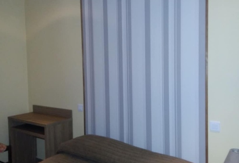 اتاق استاندارد یک نفره, Hôtel Roi René