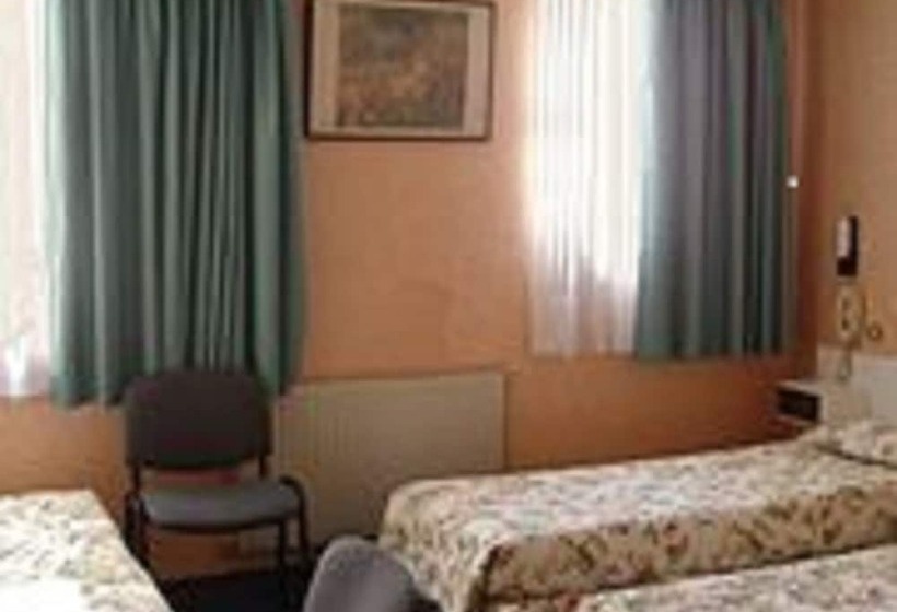 اتاق استاندارد سه نفره, Green Park Hotel Paris