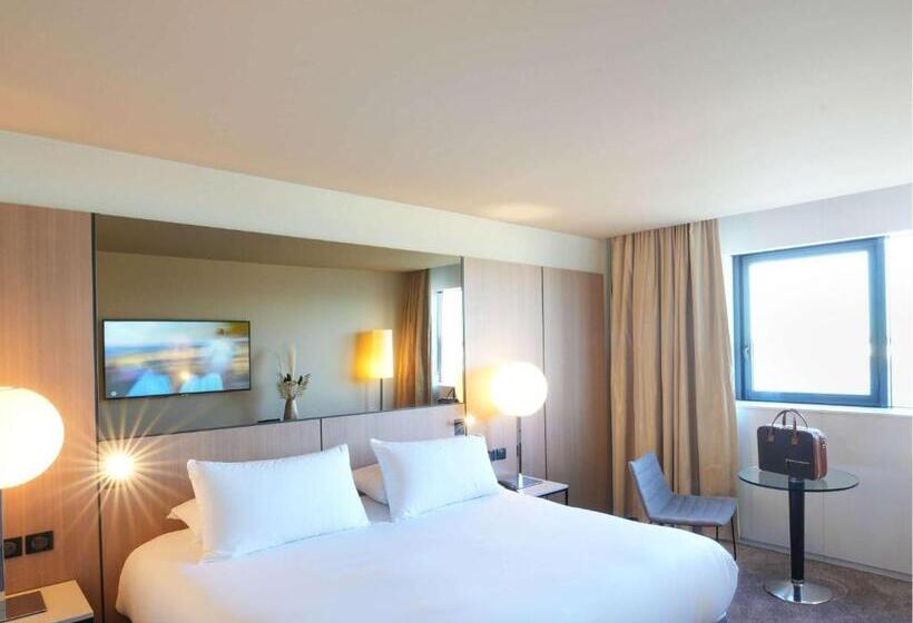 Номер Deluxe Вид на Озеро, Pullman Bordeaux Lac