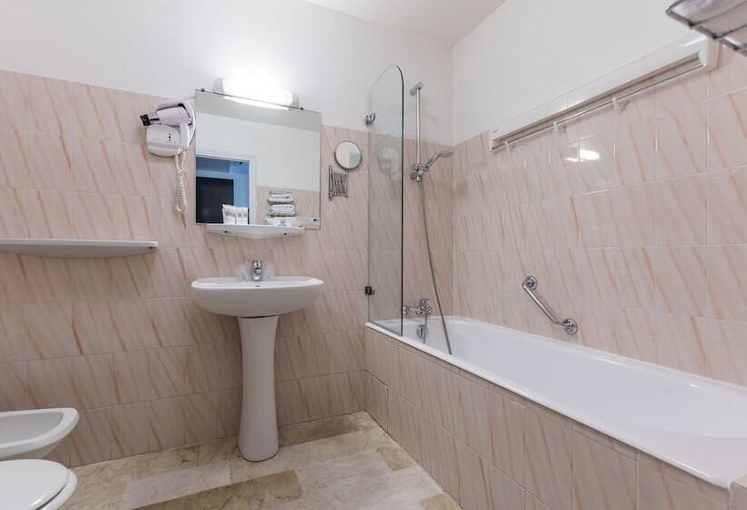 스탠다드 룸, Ruc Hôtel Cannes