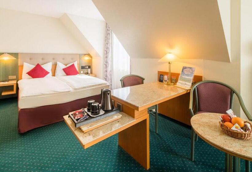 Трехместный Номер Комфорт, Plaza Hotel Blankenburg Ditzingen, Sure Hotel Collection