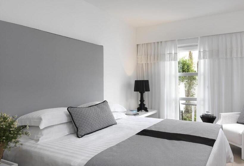 프리미엄 트리플 룸, Aressana Spa Hotel & Suites   Small Luxury Hotels Of The World