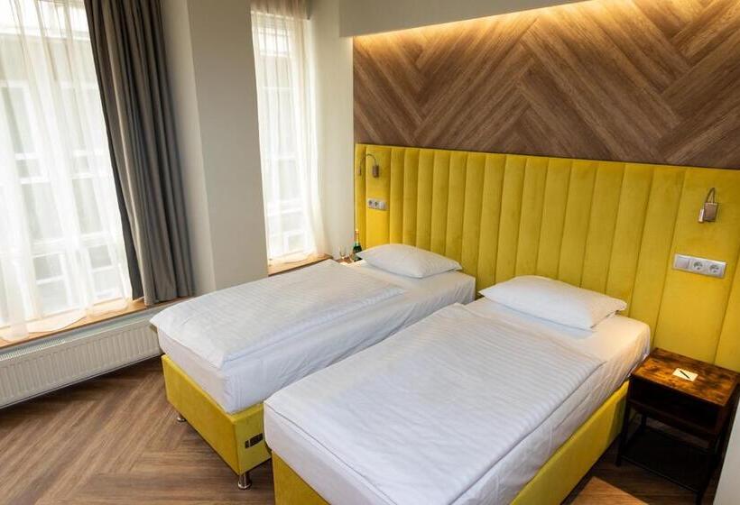 Номер Стандарт, Pilvax Hotel Budapest