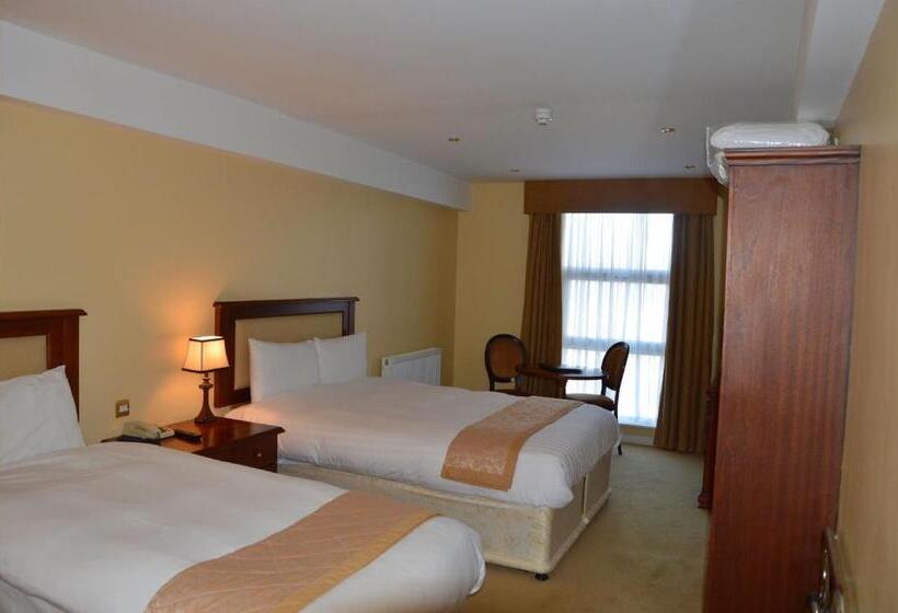 Háromágyas Classic Szoba, Brandon Hotel Conference & Leisure Centre