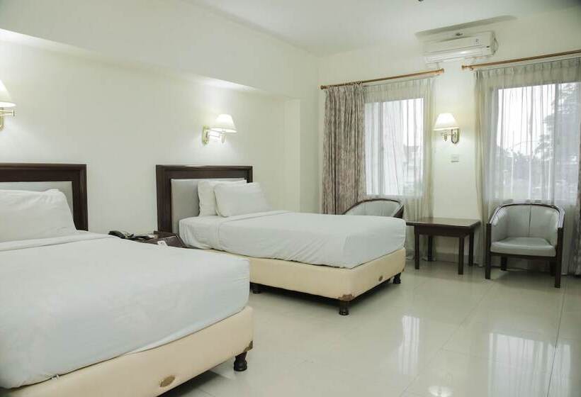 디럭스 룸, Grand Inna Medan