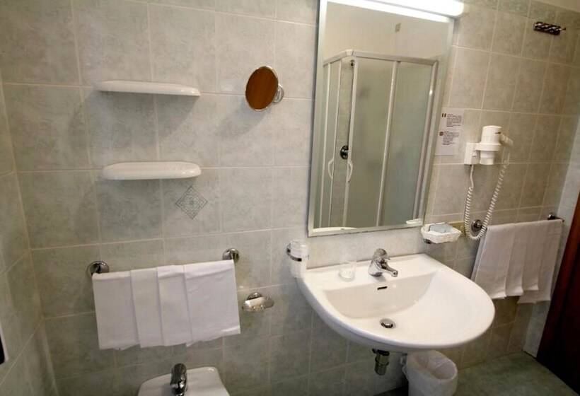 اتاق پنت هاوس, Grande Albergo