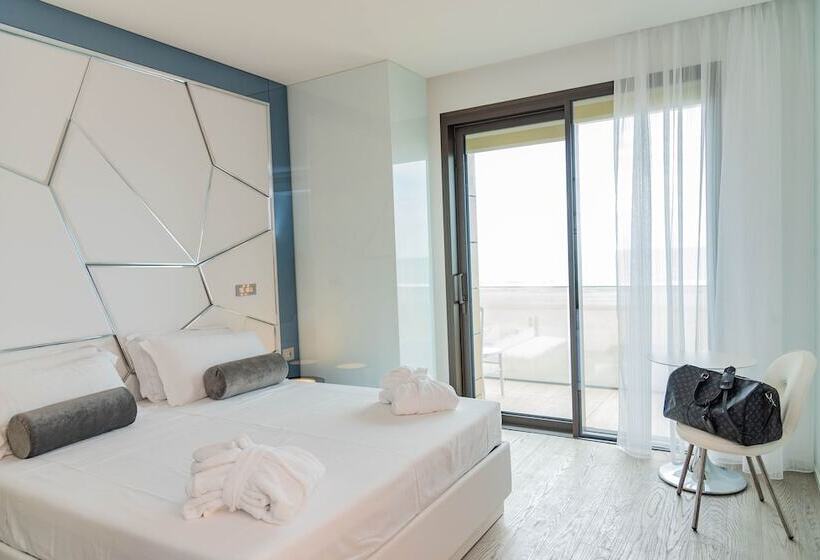 디럭스 테라스 룸 바다 전망, The Promenade Luxury Wellness