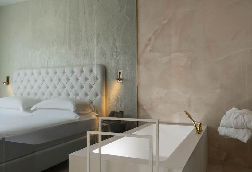 주니어 스위트 측면 바다 전망, The Promenade Luxury Wellness