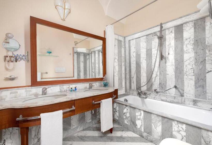 带按摩功能的小型套房, Mar Hotel Alimuri