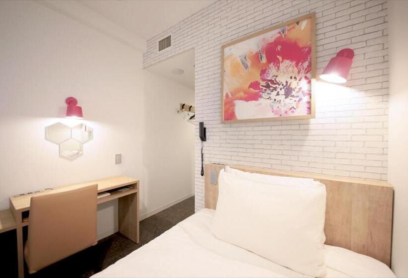 Quarto Estandar Individual, Plumm