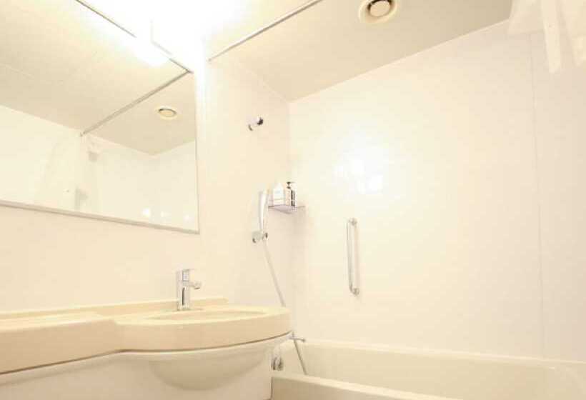 Quarto Estandar, Plumm