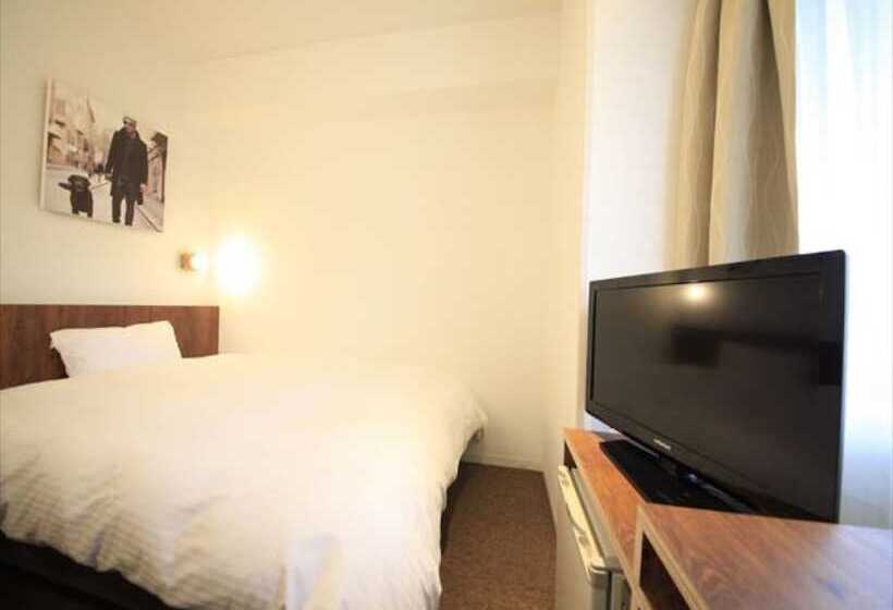 Quarto Estandar, Plumm