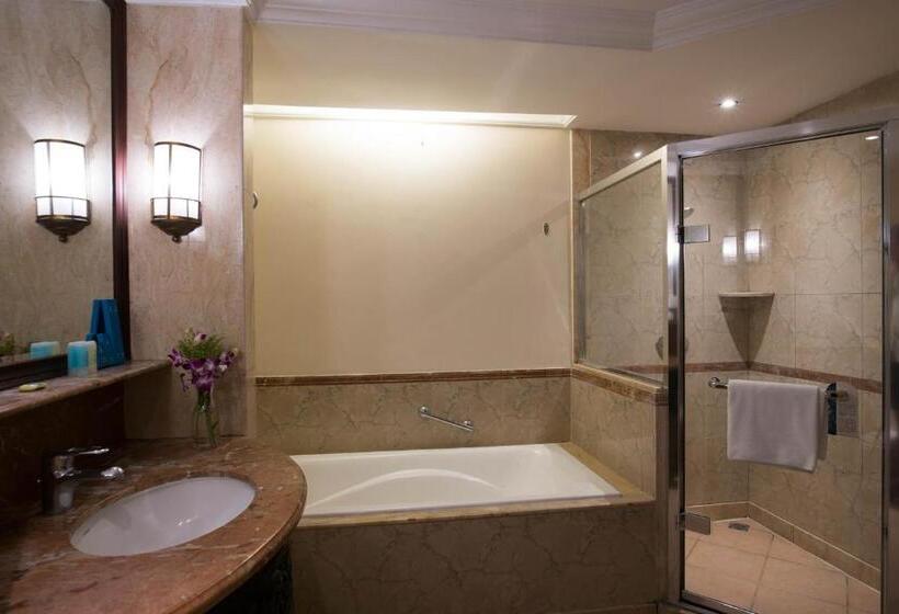 디럭스 룸, Nexus Resort & Spa Karambunai
