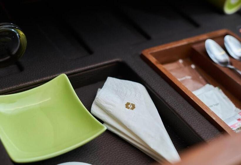 Номер Deluxe, Shangri La Rasa Ria, Kota Kinabalu