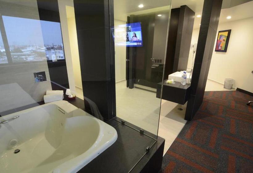 キングサイズベッドのジュニアスイート, Holiday Inn Mexico Dali Airport, An Ihg