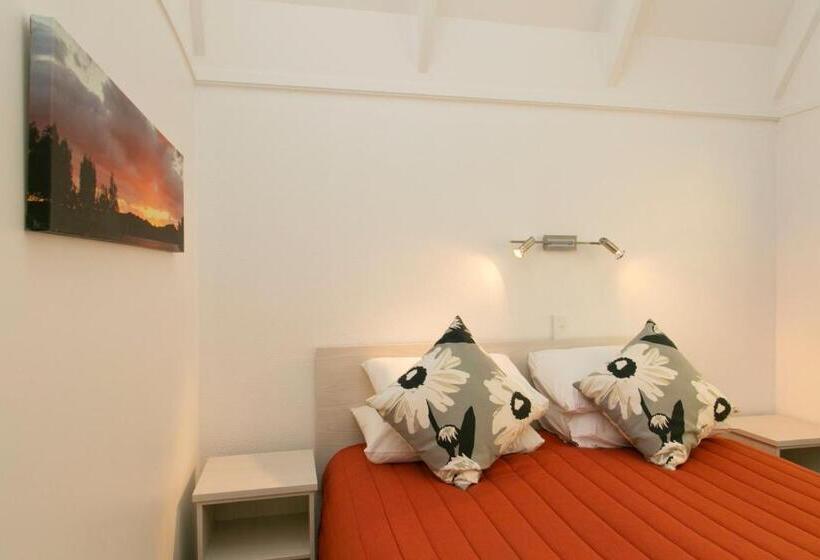 디럭스 스위트, Gables Lakefront Resort