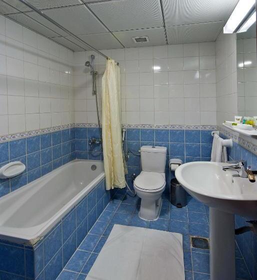 Quarto Quádruplo Estandar, Diyar Al Nakheel