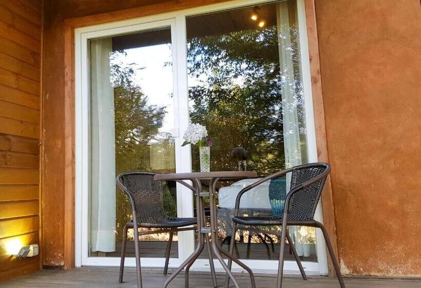 اتاق استاندارد سه نفره, Elementos Eco Lodge
