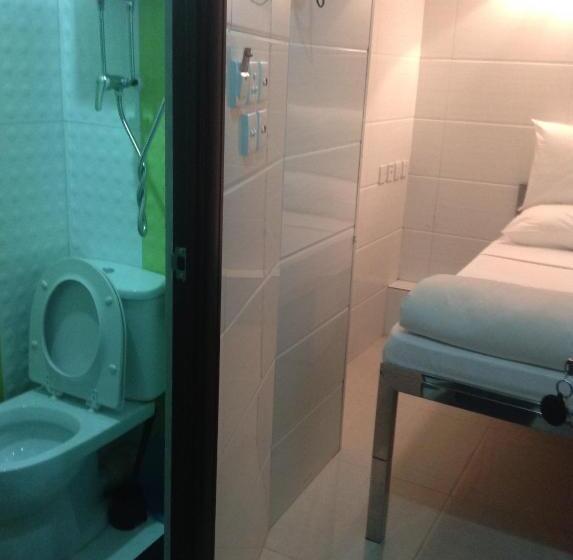 اتاق استاندارد یک نفره, New Euro Asia Guest House