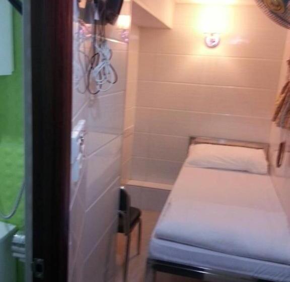 اتاق استاندارد یک نفره, New Euro Asia Guest House