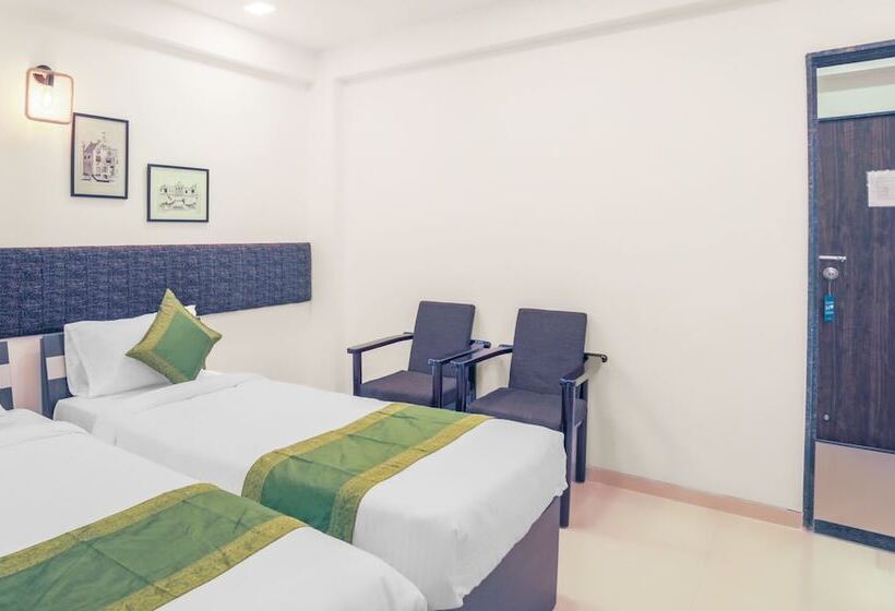 Quarto Estandar, Treebo Chalets, Nagpur Airport