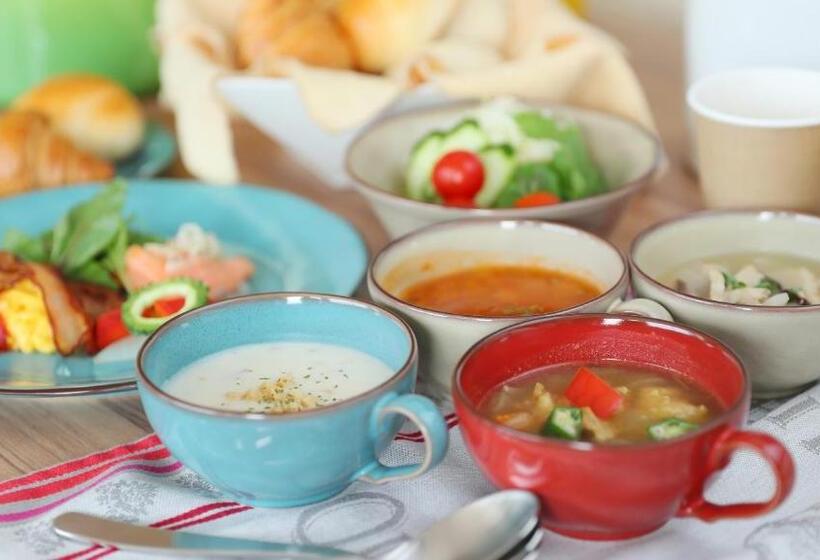 Номер Стандарт Трехместный, The Breakfast Hotel Marche Ishigaki Island