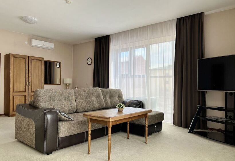 标准工作室, Otel Ulan Ude