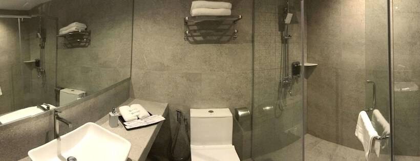 Family Suite, Frame