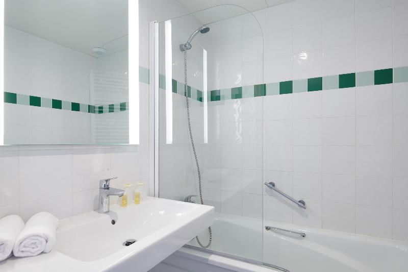 Deluxe Suite King Bed, Amigo Hotel Miri