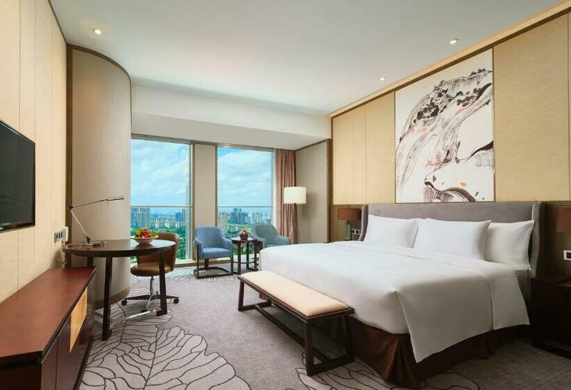 带大床的豪华间, Crowne Plaza Nanning City Center, An Ihg