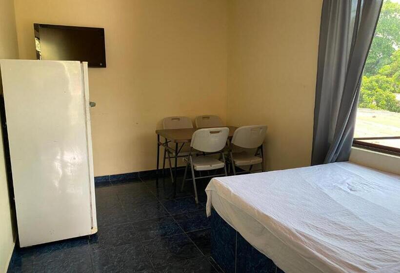 اتاق استاندارد با چشم‌انداز استخر, Mirasol