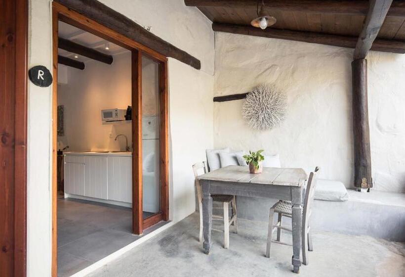 디럭스 스위트, Monastery Estate Guesthouse