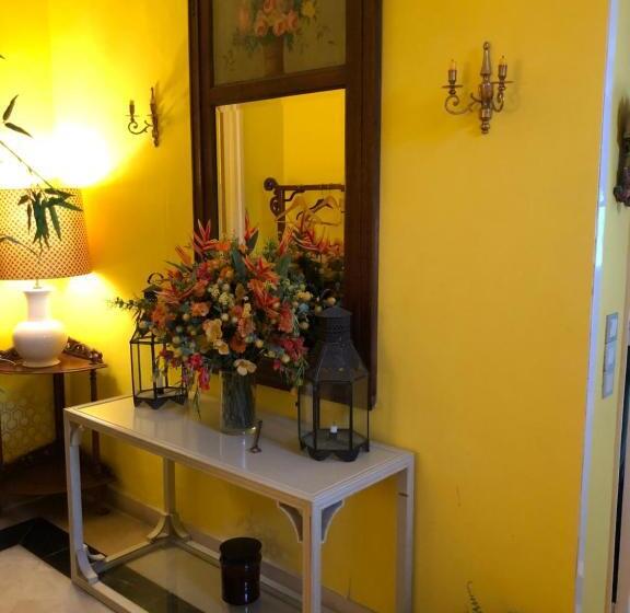 Полулюкс Нижний Этаж, Manoir Des Cavaliers  Bnb