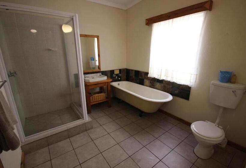 Вилла 3 Спальни, Donkin Country House
