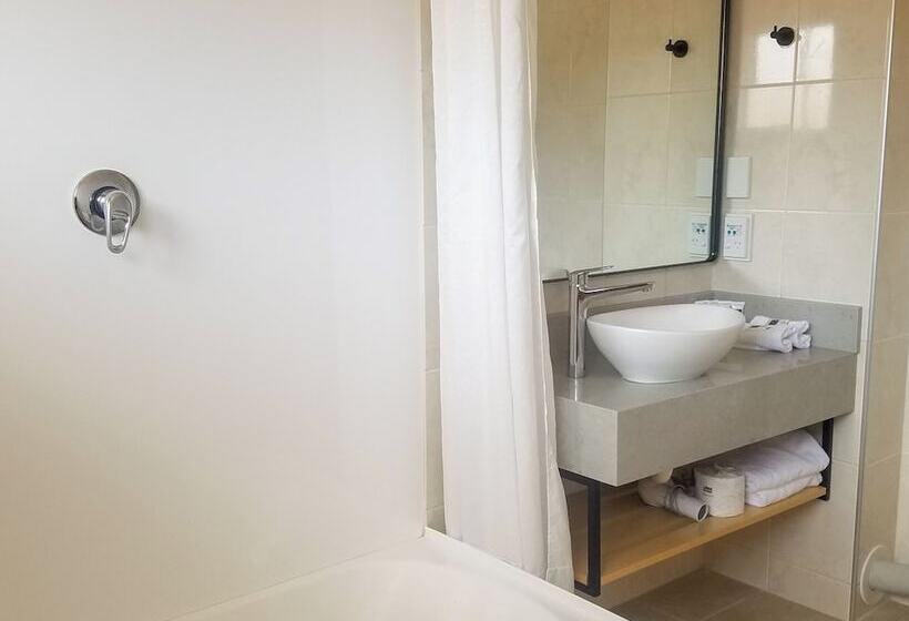 Полулюкс, Distinction Whangarei Hotel & Conference Centre
