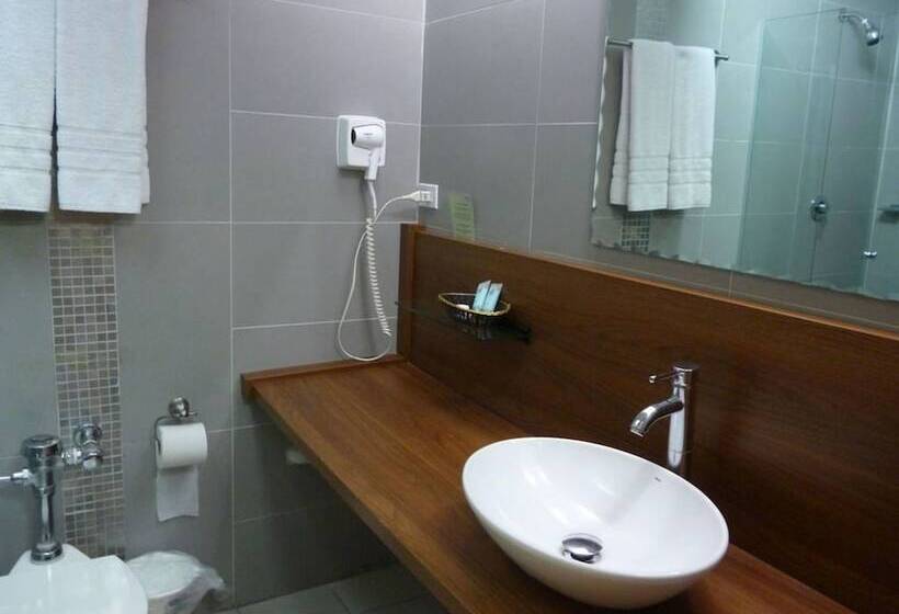 Номер Стандарт, Tower House Suites