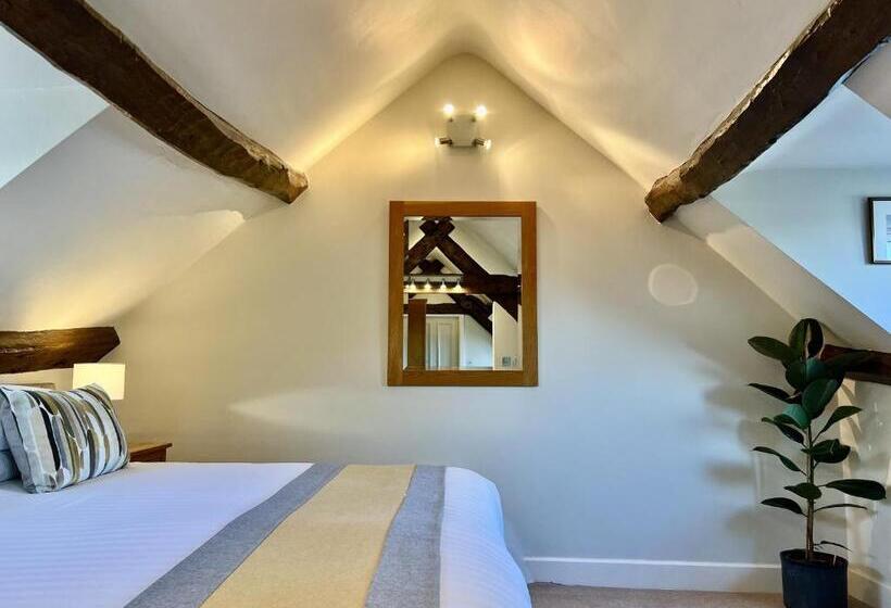 キングサイズベッドのスタンダードルーム, Castle Cottage Inn