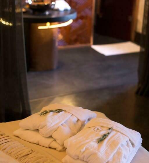 اتاق لوکس, Hsvhn Hotel Hışvahan