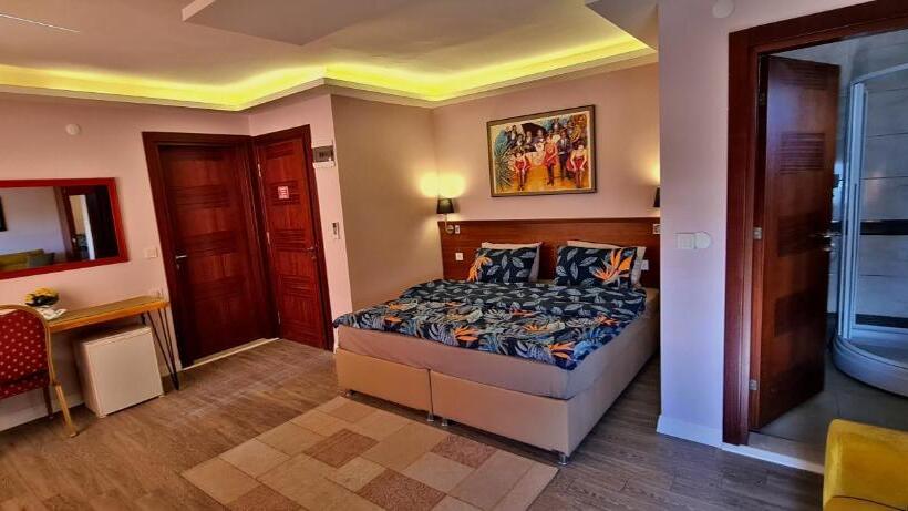 חדר דלוקס לשלושה עם נו לים, Malena Boutique Otel