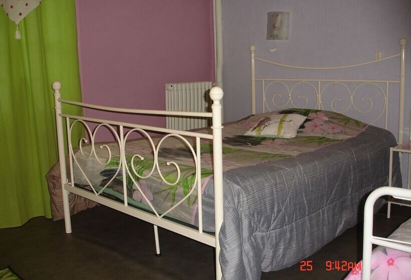 Семейный Номер, Hôtel De La Marmotte