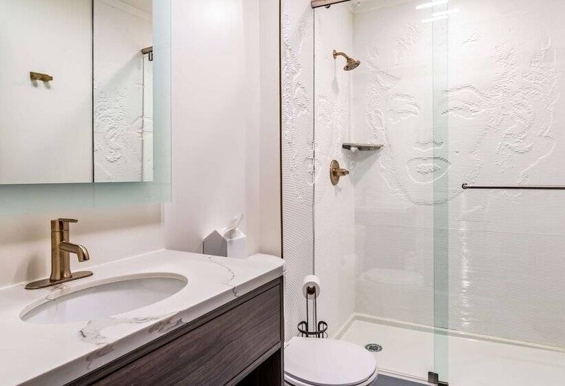 Suite Familiar, Signature San Francisco
