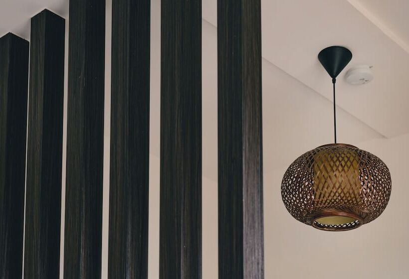 اتاق خانوادگی, Destination Inn