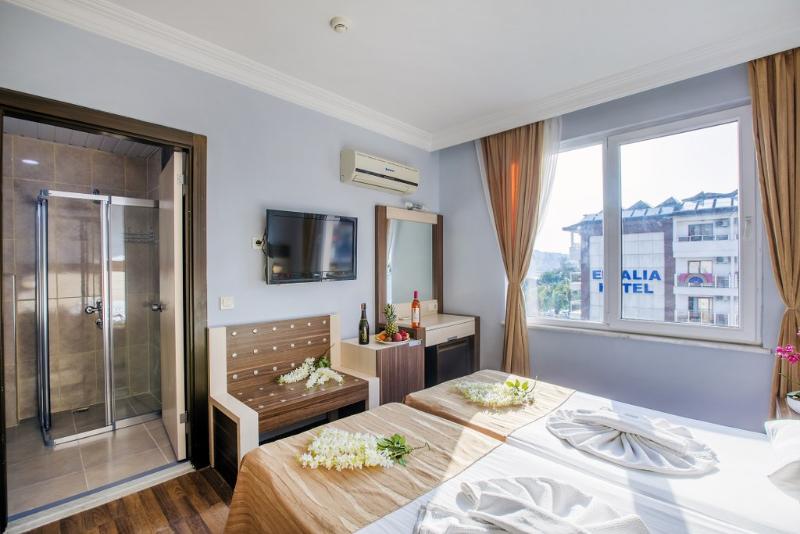 اتاق خانوادگی, Destination Inn