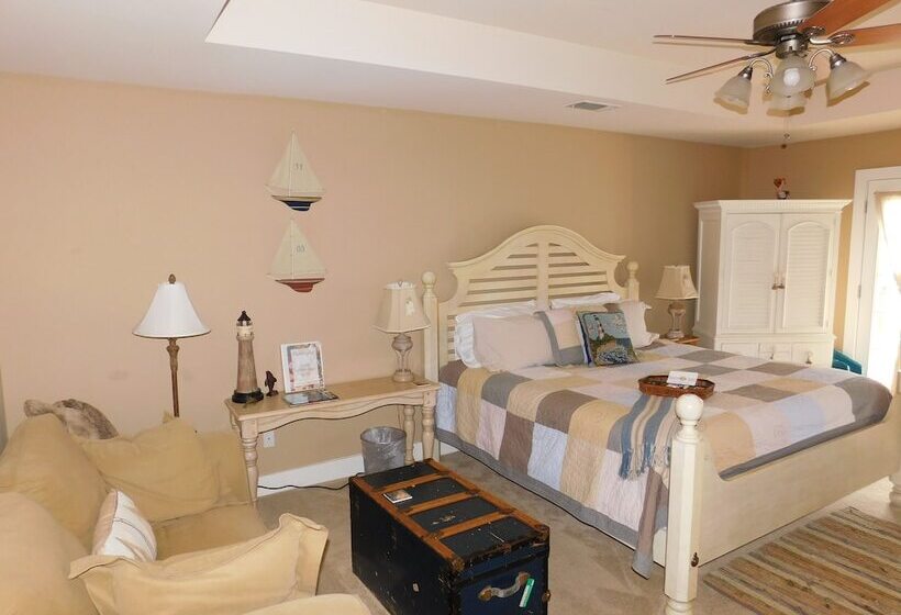 Люкс Премиум, Equinox Inn At Canyon Lake